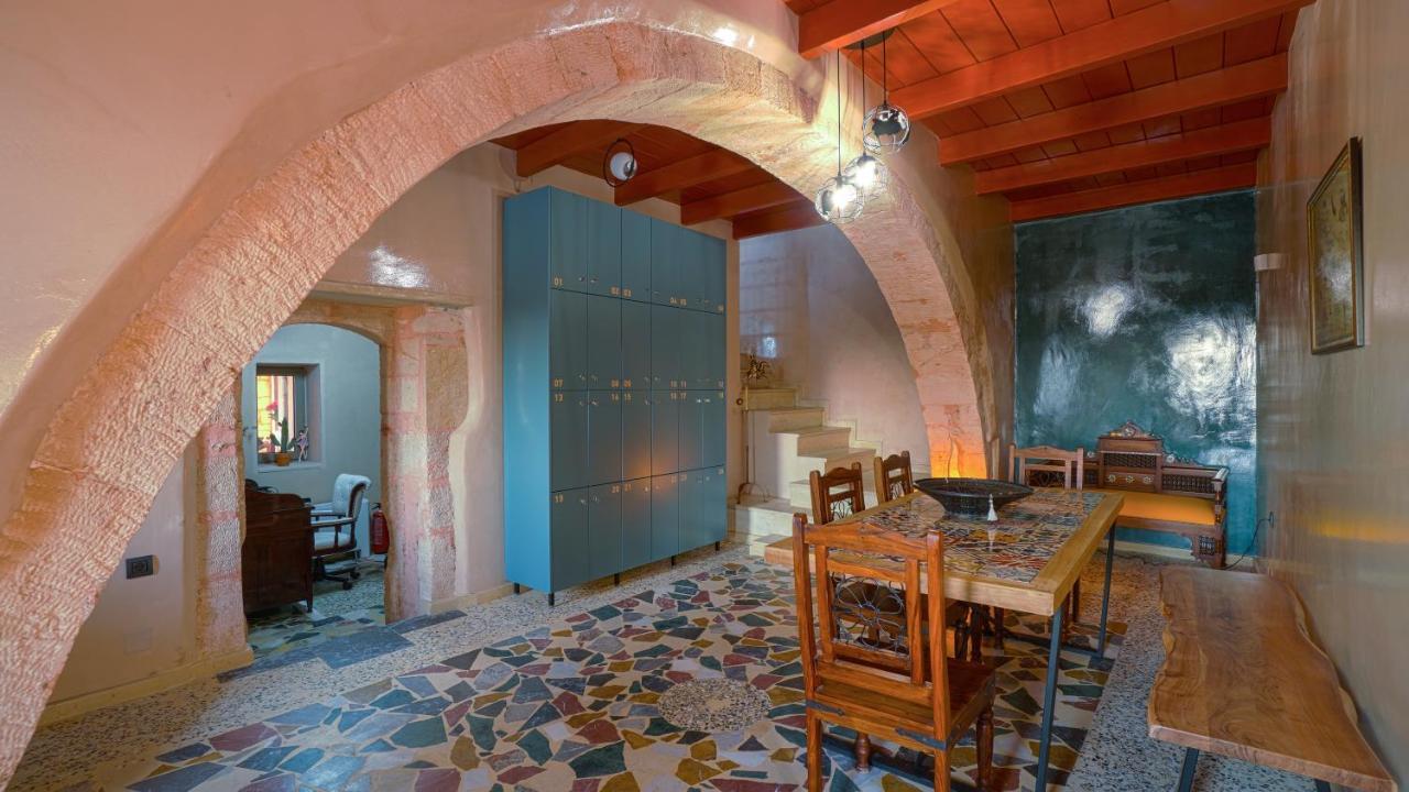 Youth Of Dope Supreme Hostel Khordhákion Dış mekan fotoğraf